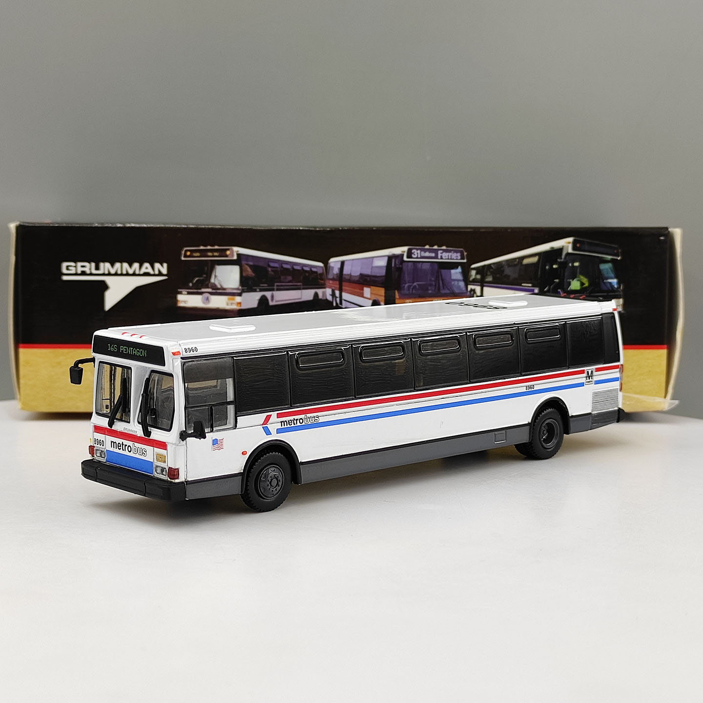 Vintage Collectibles - Diecast IR Skala 1:87 Bus Vintage